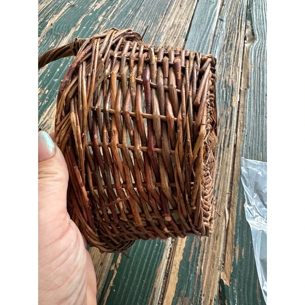 Rustic Woven Wicker Basket with Handle and Plastic Liner Small Round Planter